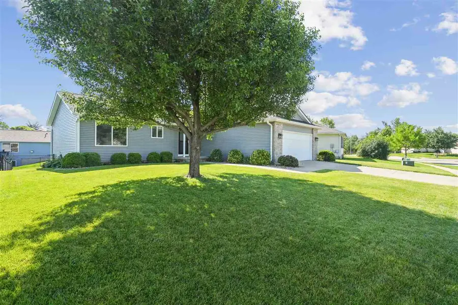 1007 Wolf Drive NW, Cedar Rapids, IA 52405 - #2