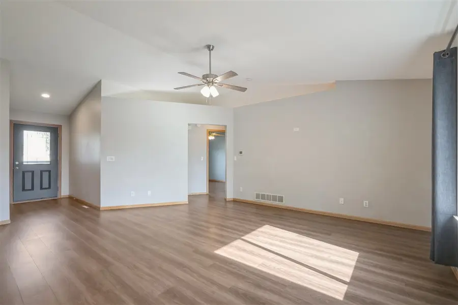 1007 Wolf Drive NW, Cedar Rapids, IA 52405 - #3