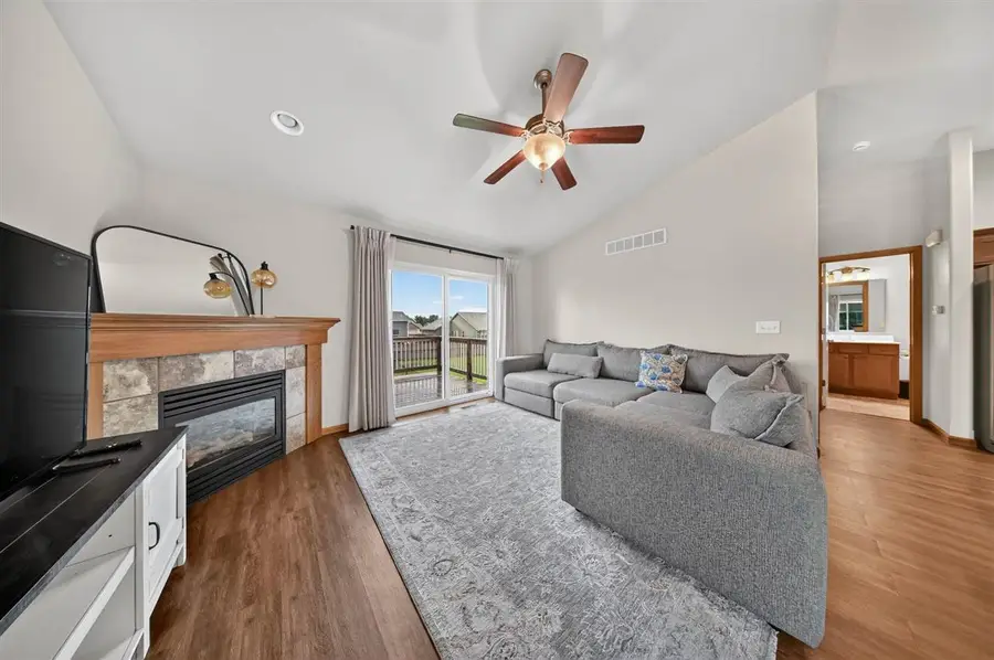 1375 Whipple Ct, North Liberty, IA 52317 - #3