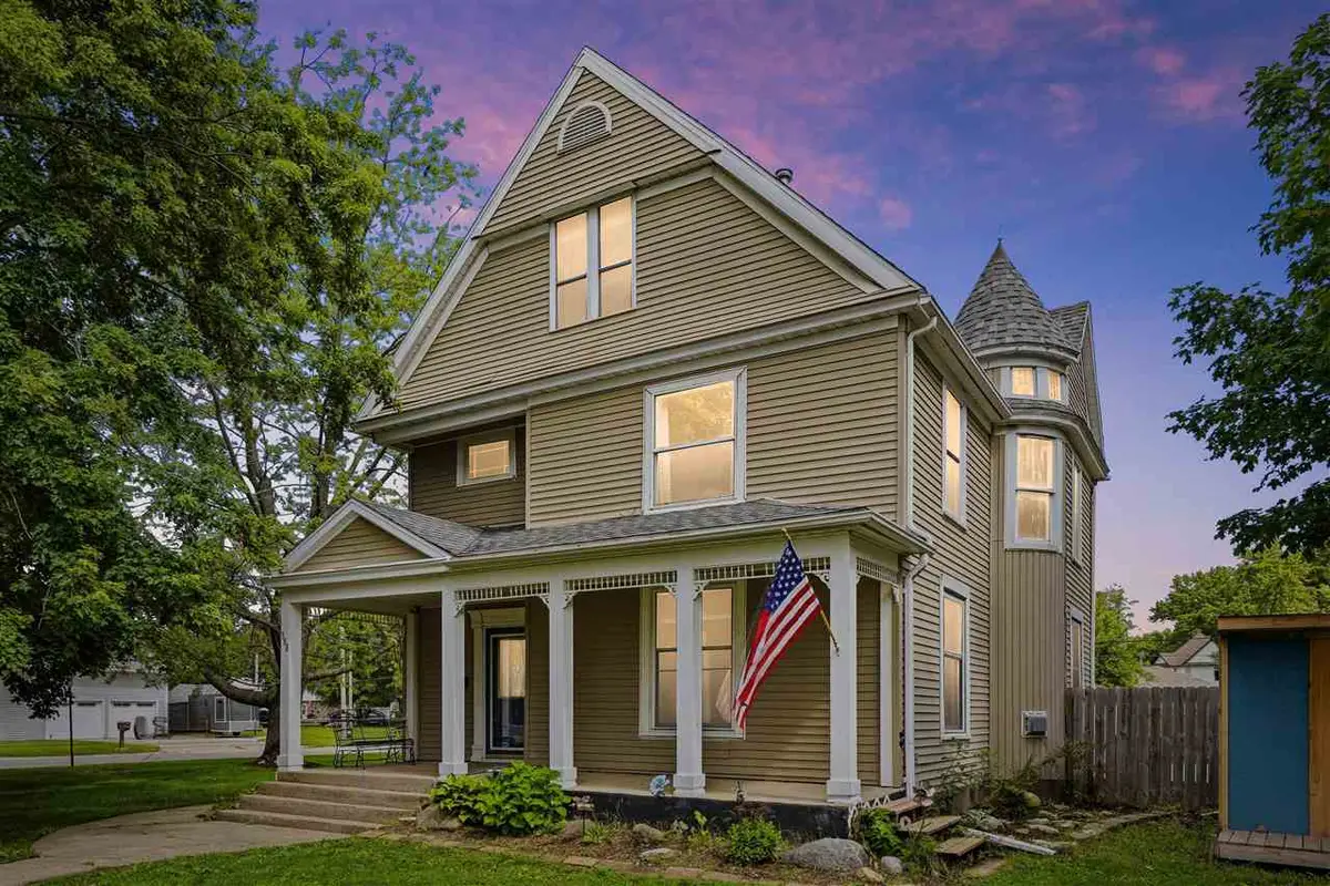 388 W Hilton st, Marengo, IA 52301 - #1