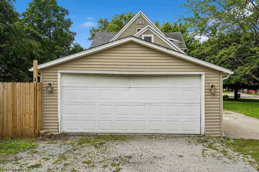 388 W Hilton st, Marengo, IA 52301 - #3