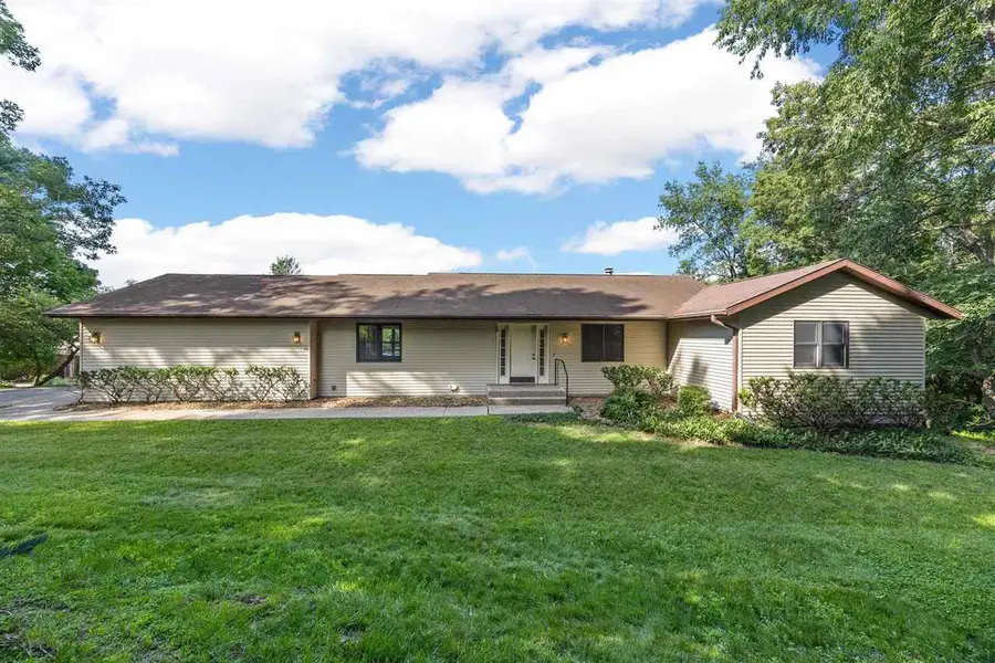 37 Lakeview Knl NE, Iowa City, IA 52240 - #2