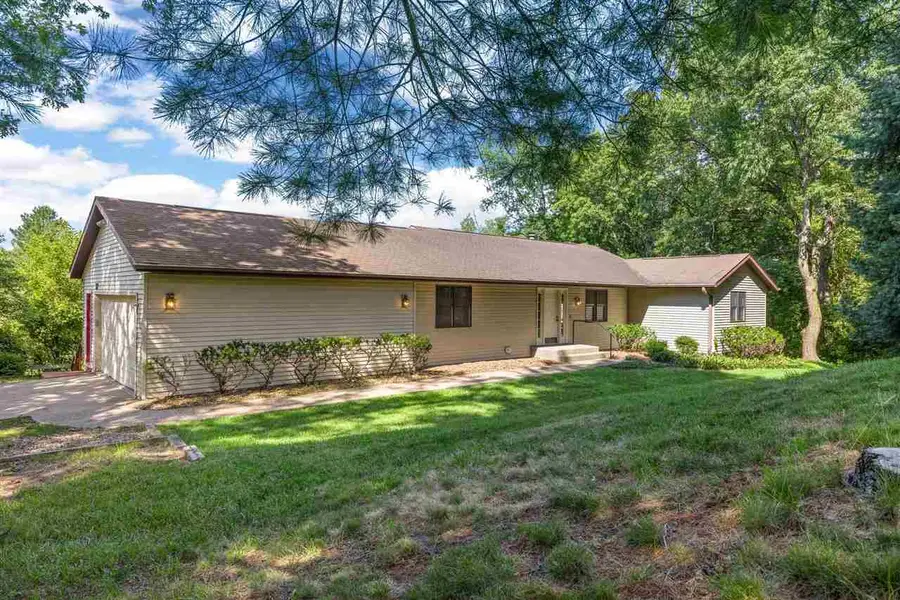 37 Lakeview Knl NE, Iowa City, IA 52240 - #3