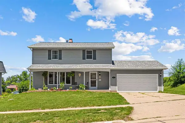 2620 Brookland Dr, Cedar Rapids, IA 52402