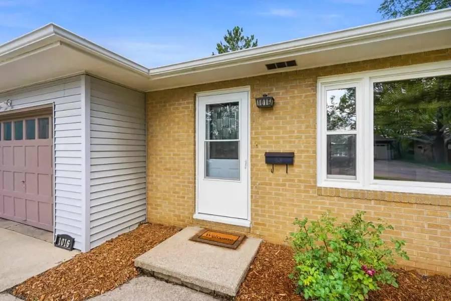 1016 Tower Ct, Iowa City, IA 52246 - #2