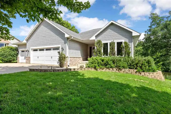 1280 NE Winchester Drive, Swisher, IA 52338