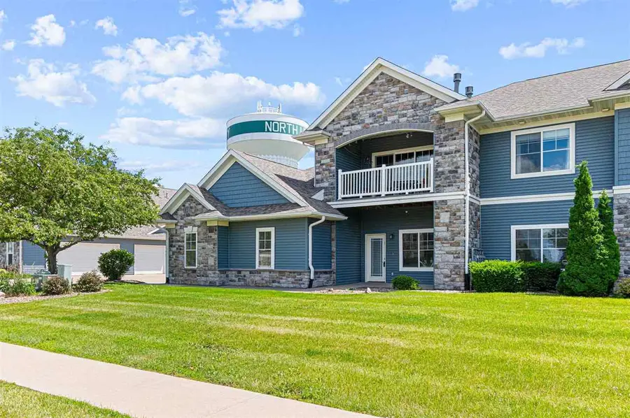 450 Penn Ct, North Liberty, IA 52317 - #2