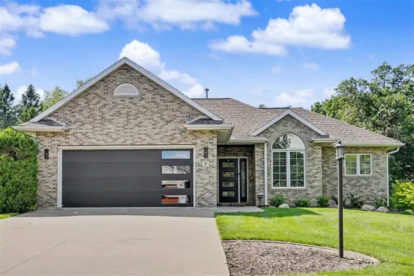 5 E Dovetail Pl, Coralville, IA 52241