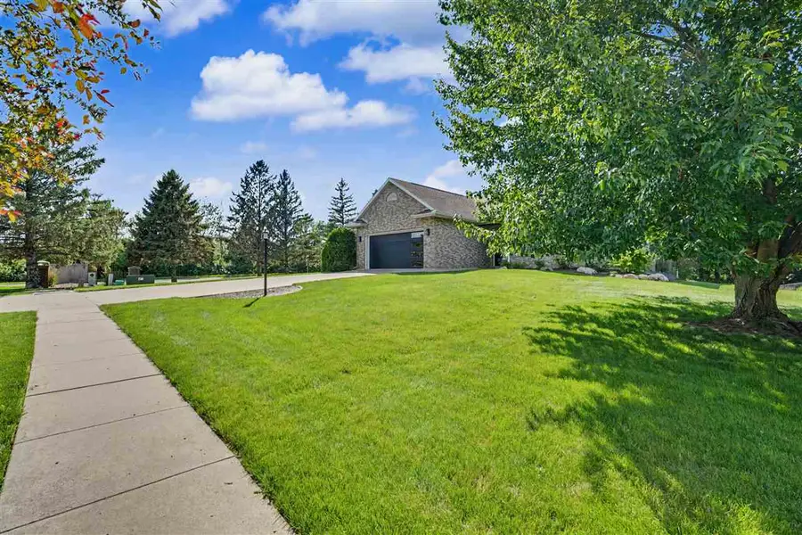 5 E Dovetail Pl, Coralville, IA 52241 - #2