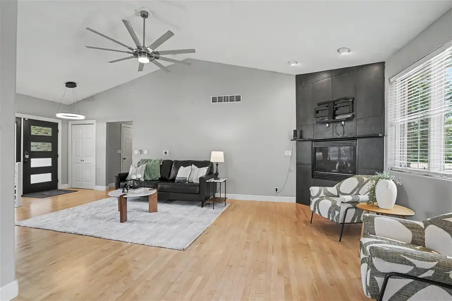 5 E Dovetail Pl, Coralville, IA 52241 - #3