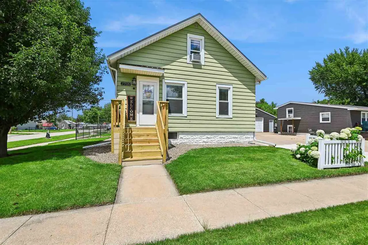2700 3rd Ave, Marion, IA 52302 - #1