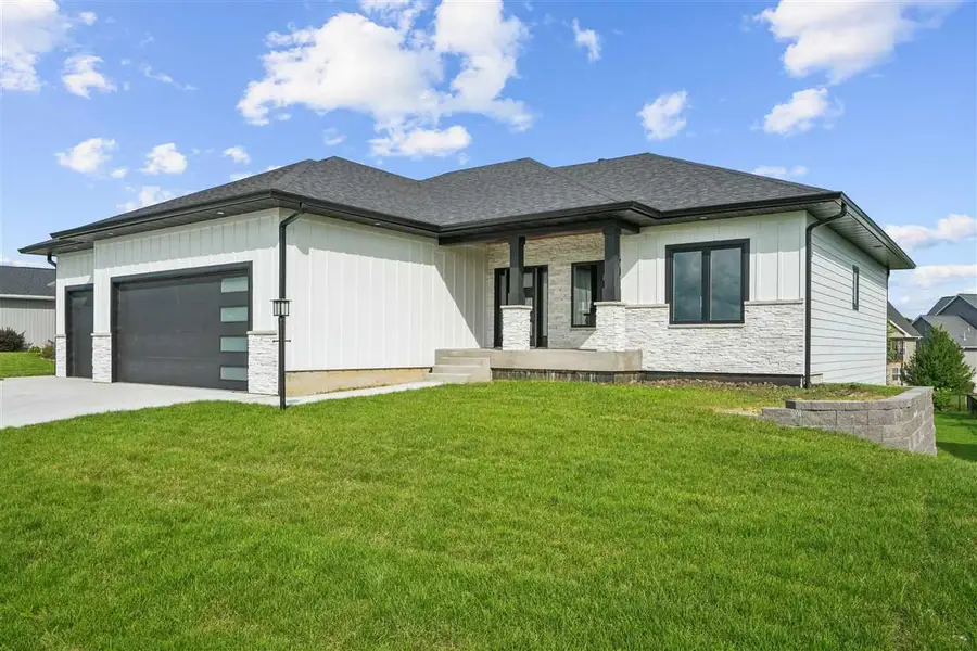 4177 Buckingham Ln, Iowa City, IA 52245 - #2