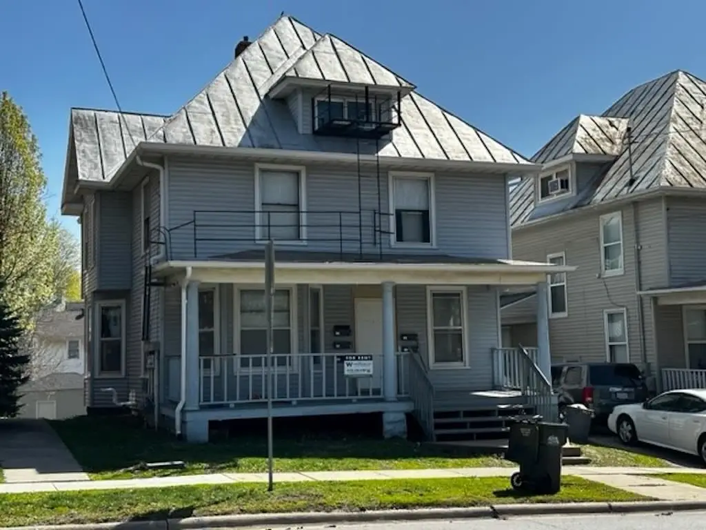 905 E Burlington St, Iowa City, IA 52240 - #1