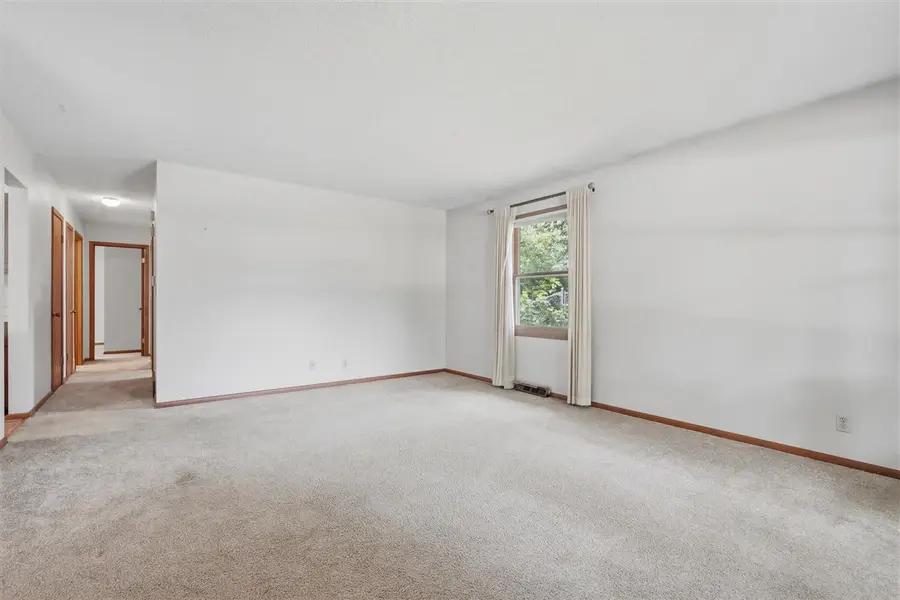 604 8th Avenue, Coralville, IA 52241 - #2