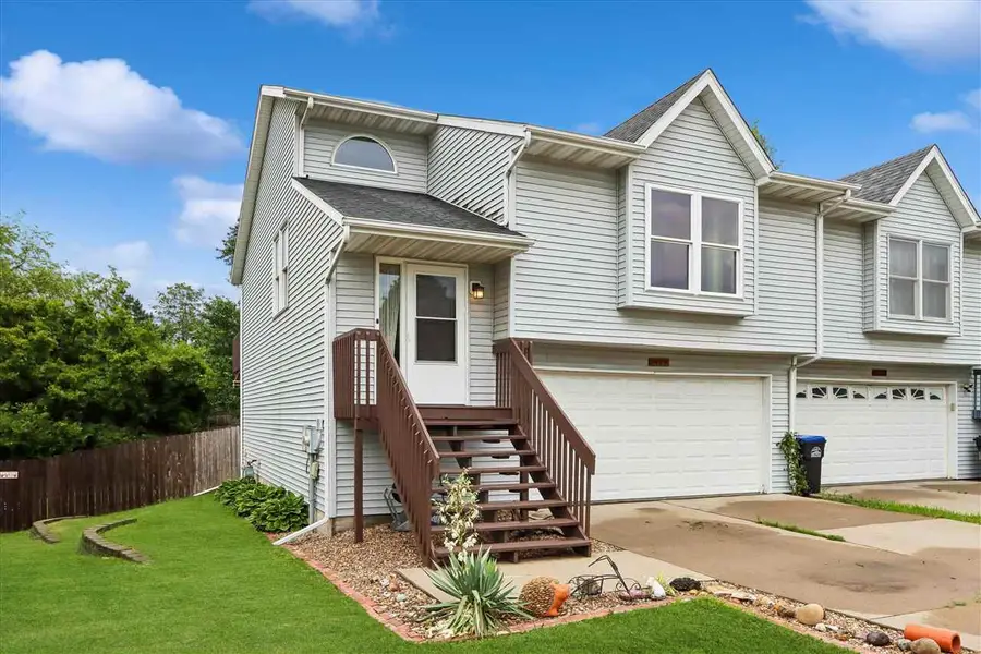 1423 Denali Ct, Coralville, IA 52241 - #2