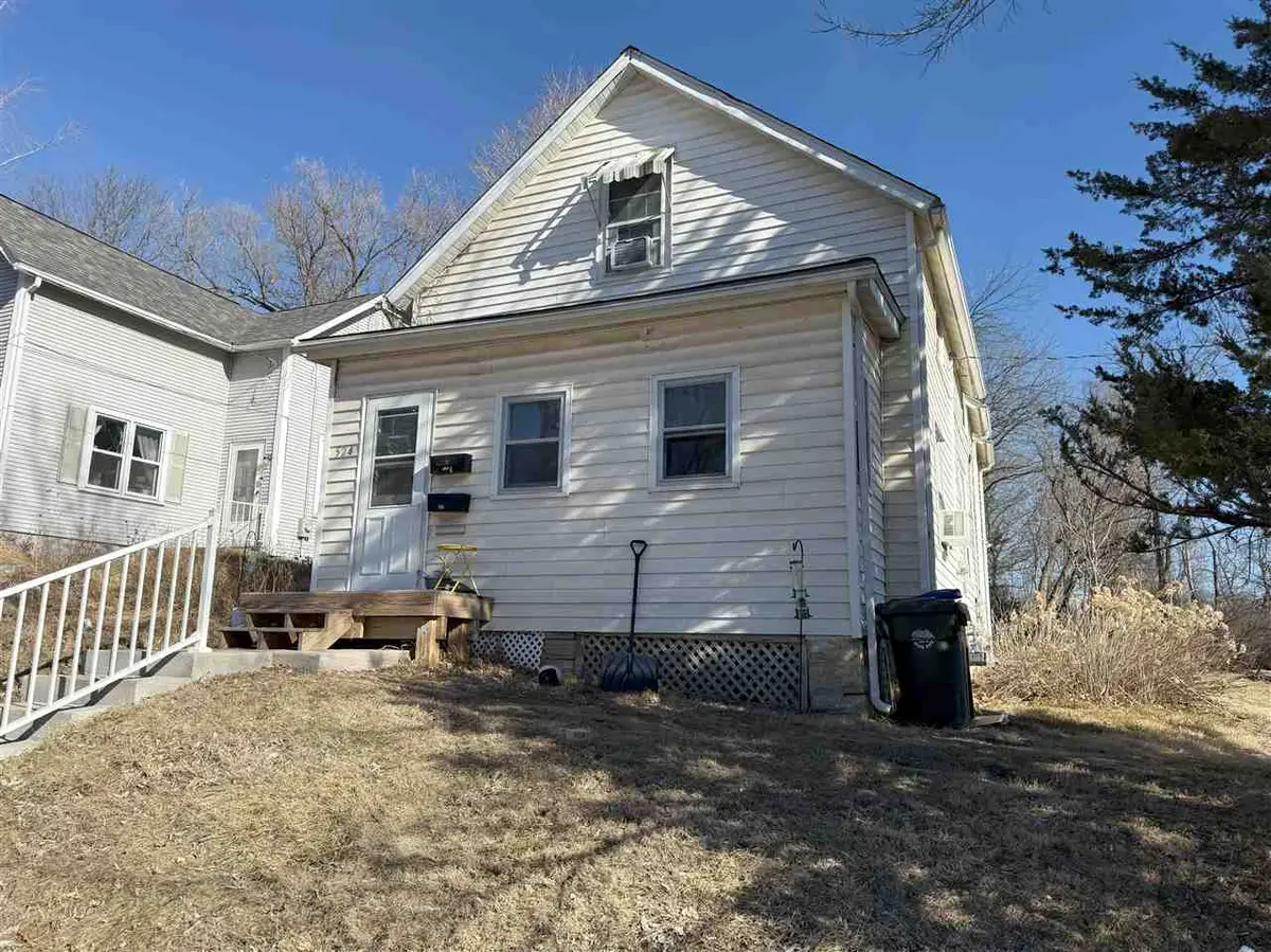 524 N Governor St, Iowa City, IA 52245 - #1