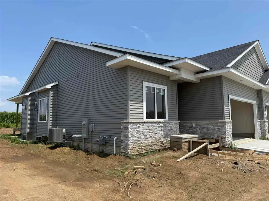 1290 Berkshire Ln, North Liberty, IA 52317 - #2