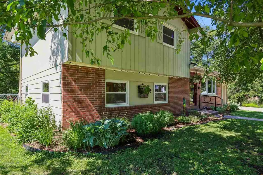 1429 Glendale Rd, Iowa City, IA 52245 - #2