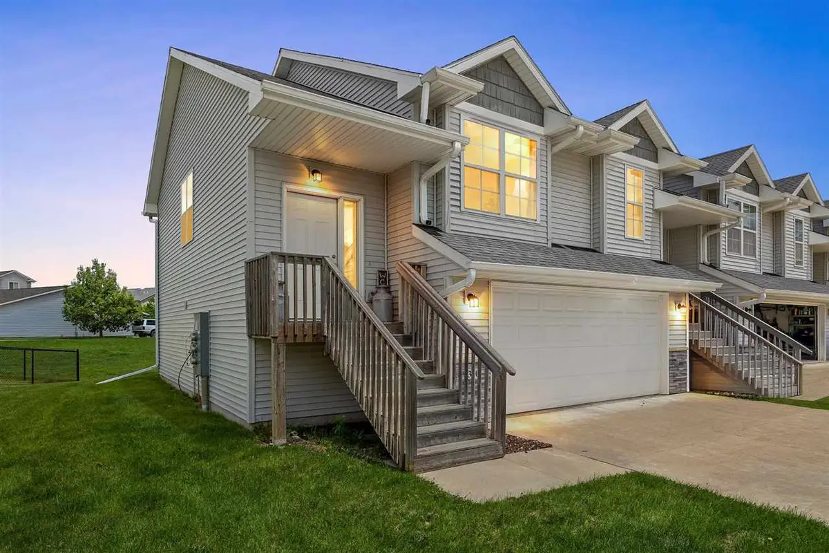 380 Tanglewood Dr, Solon, IA 52333 - #1