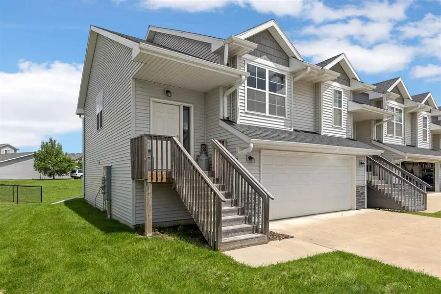 380 Tanglewood Dr, Solon, IA 52333 - #2