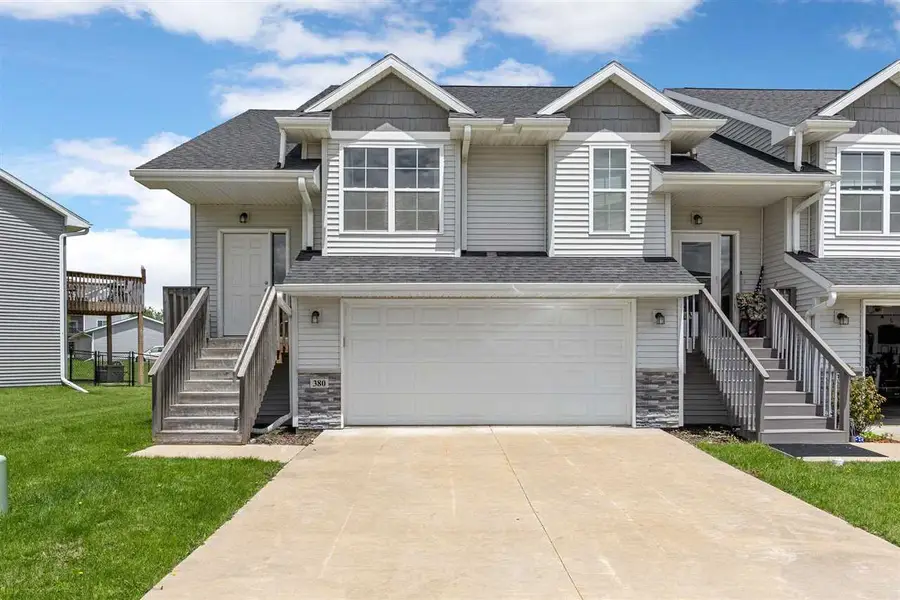 380 Tanglewood Dr, Solon, IA 52333 - #3
