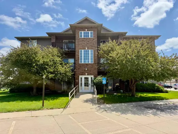 505 Penn Ct, North Liberty, IA 52317
