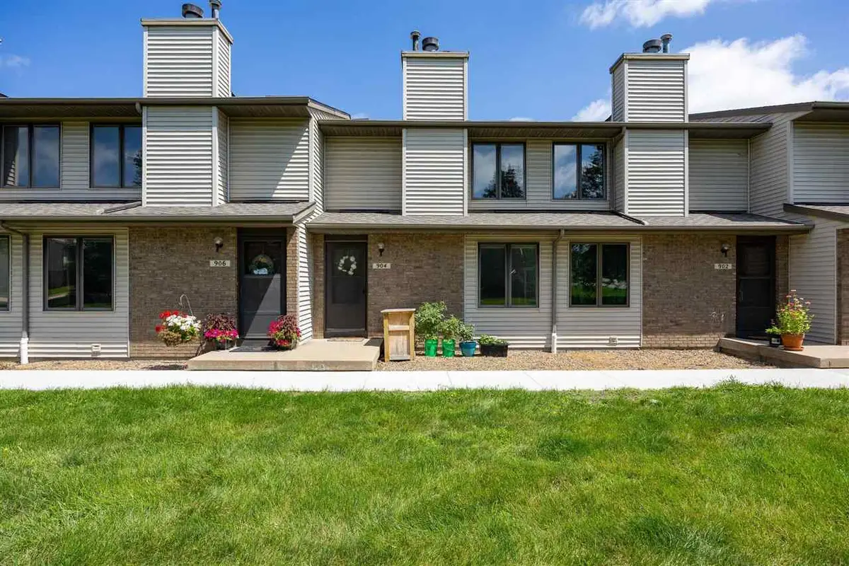 904 West Side Dr, Iowa City, IA 52246 - #1