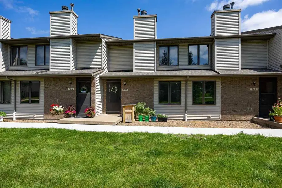 904 West Side Dr, Iowa City, IA 52246 - #2