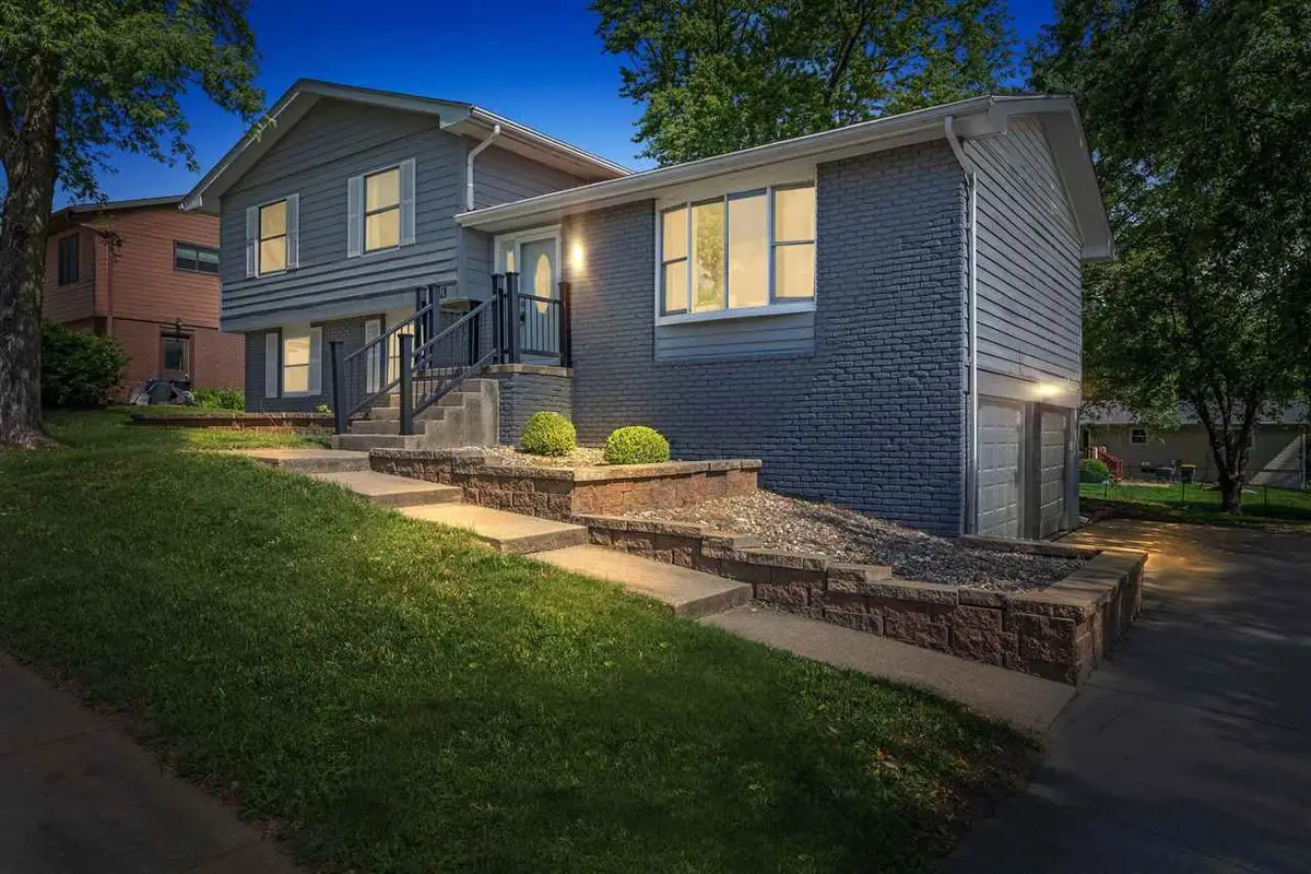 131 Penfro Dr, Iowa City, IA 52246 - #1