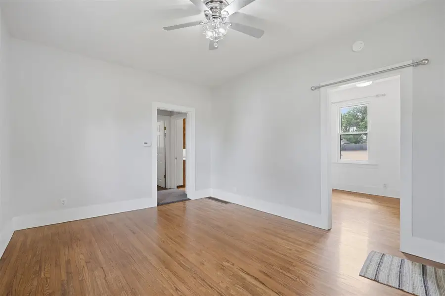527 W 2nd, Washington, IA 52353 - #2