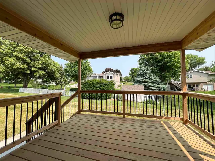 819 Prairie View Dr, West Branch, IA 52358 - #2