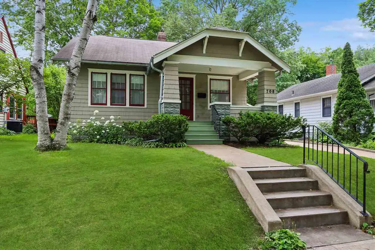708 Grant St, Iowa City, IA 52240 - #1