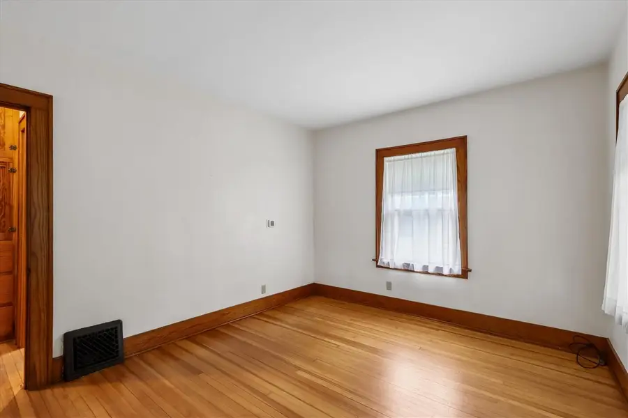 708 Grant St, Iowa City, IA 52240 - #2