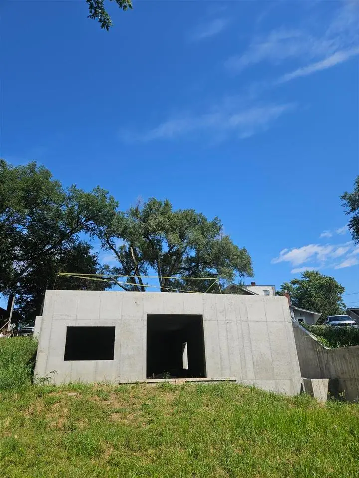 101 Highland Dr, Iowa City, IA 52246 - #3
