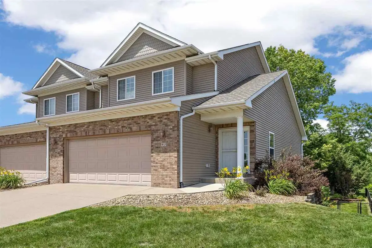 95 Vandello Dr, North Liberty, IA 52317 - #1