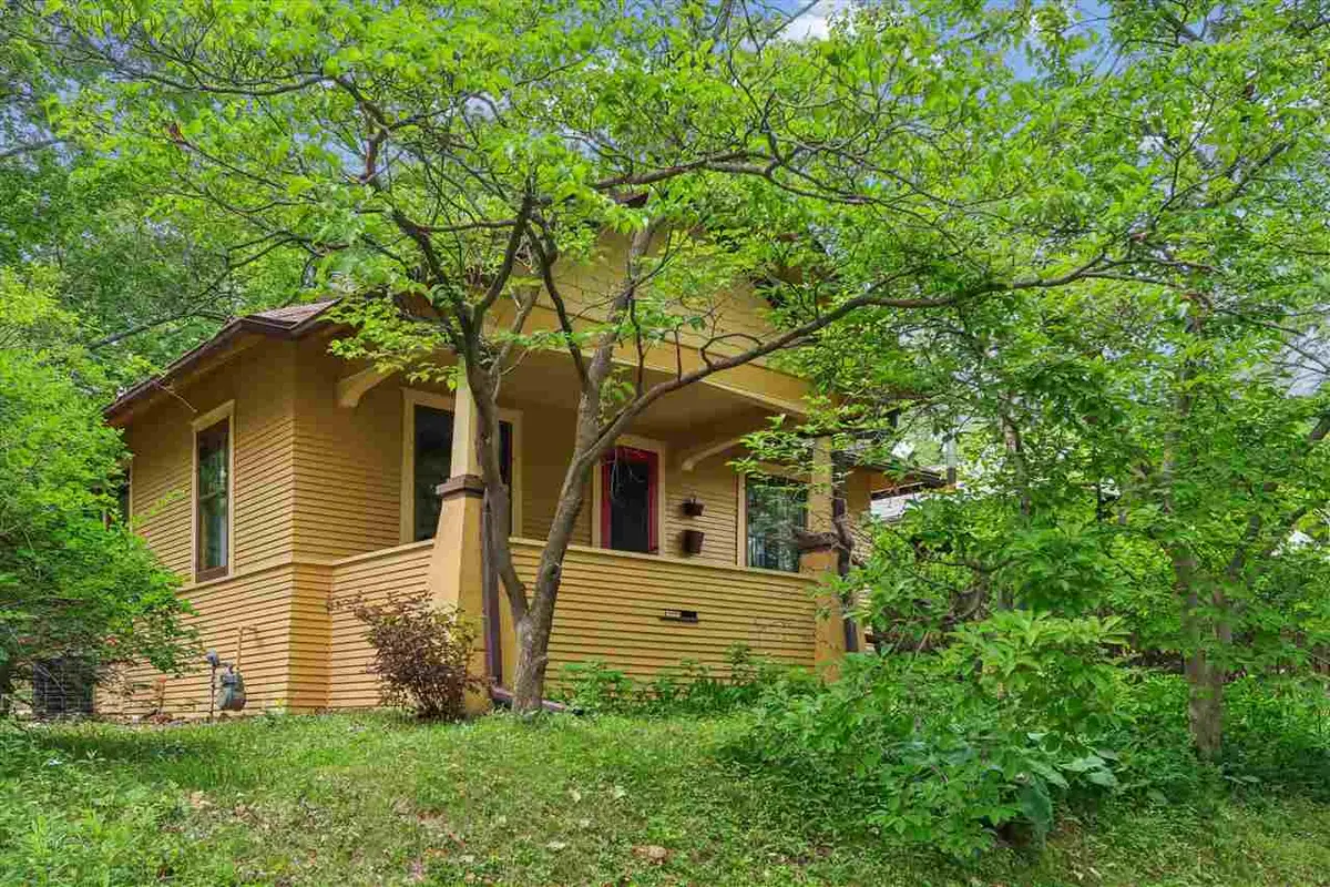 707 Rundell St, Iowa City, IA 52240 - #1
