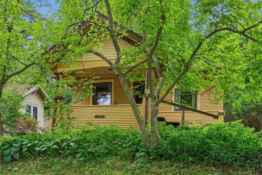 707 Rundell St, Iowa City, IA 52240 - #2