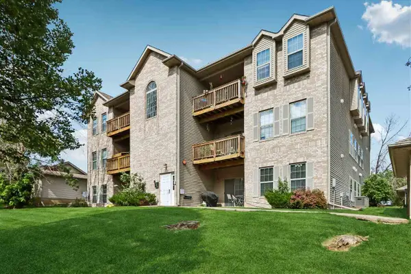 2859 Coral Ct, Coralville, IA 52241
