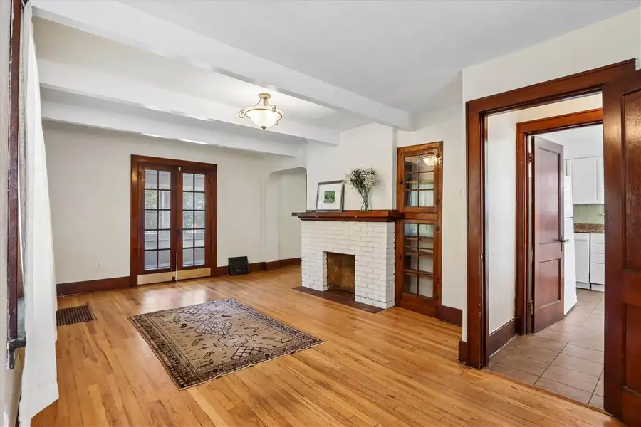 1323 Kirkwood Ave, Iowa City, IA 52240 - #3