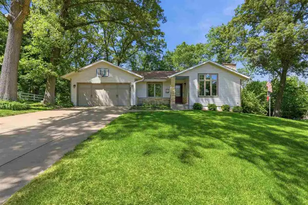 950 Kyle Dr NE, Iowa City, IA 52240