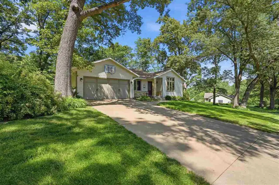 950 Kyle Dr NE, Iowa City, IA 52240 - #2