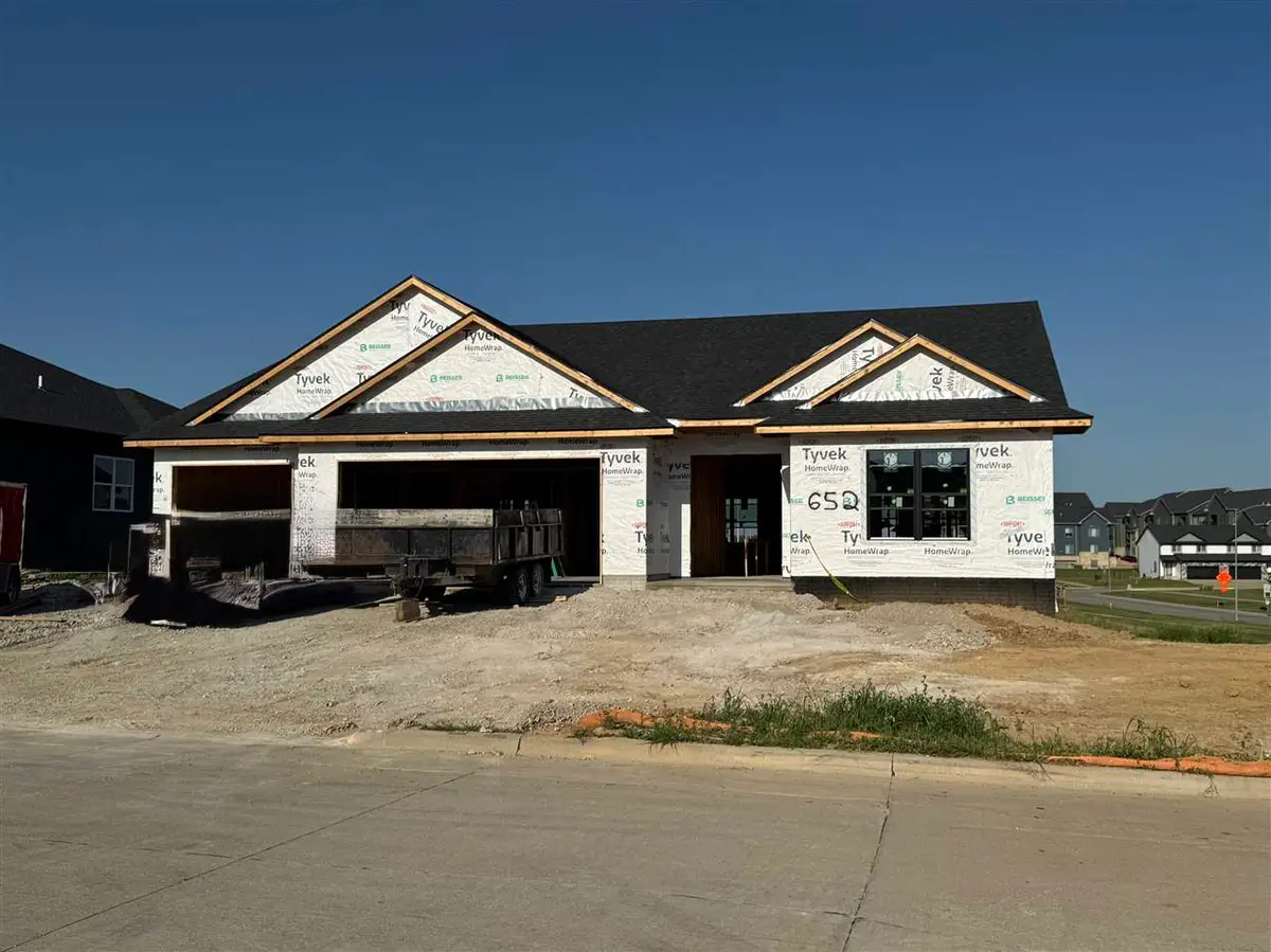 652 Rock Ridge Rd, Tiffin, IA 52340 - #1