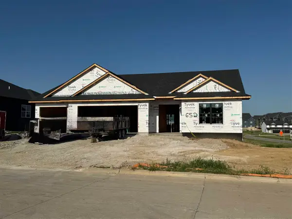 652 Rock Ridge Rd, Tiffin, IA 52340