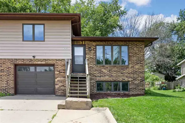 1914 12th Ave, Coralville, IA 52241