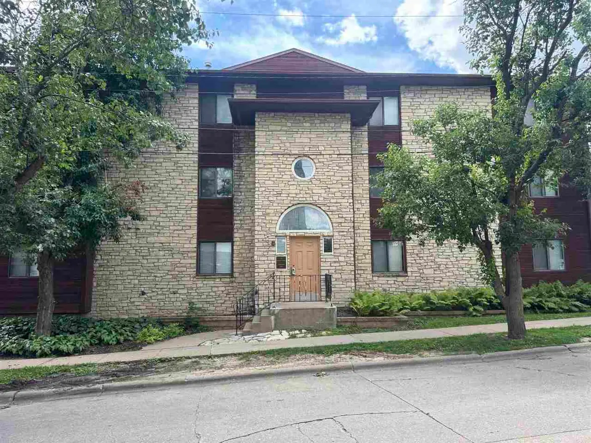 25 Lincoln Ave #13, Iowa City, IA 52246 - #1