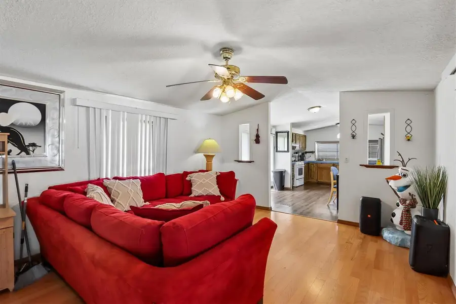 10 Erobi Ln, Iowa City, IA 52240 - #2