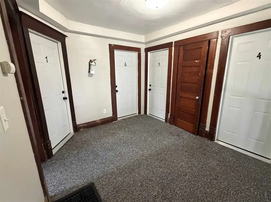946 Iowa Ave, Iowa City, IA 52245 - #2