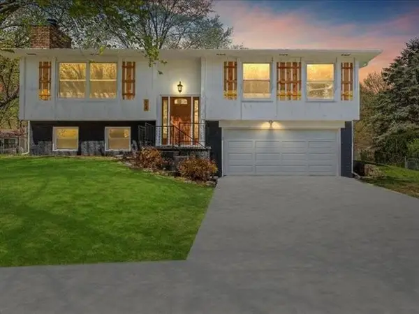 32 Gleason Dr, Iowa City, IA 52245
