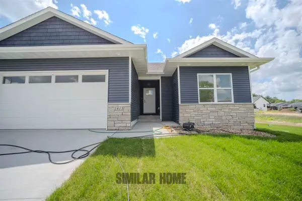 1509 Legend Dr, Tiffin, IA 52340