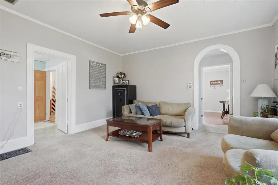 296 W Adams St, Marengo, IA 52301 - #2